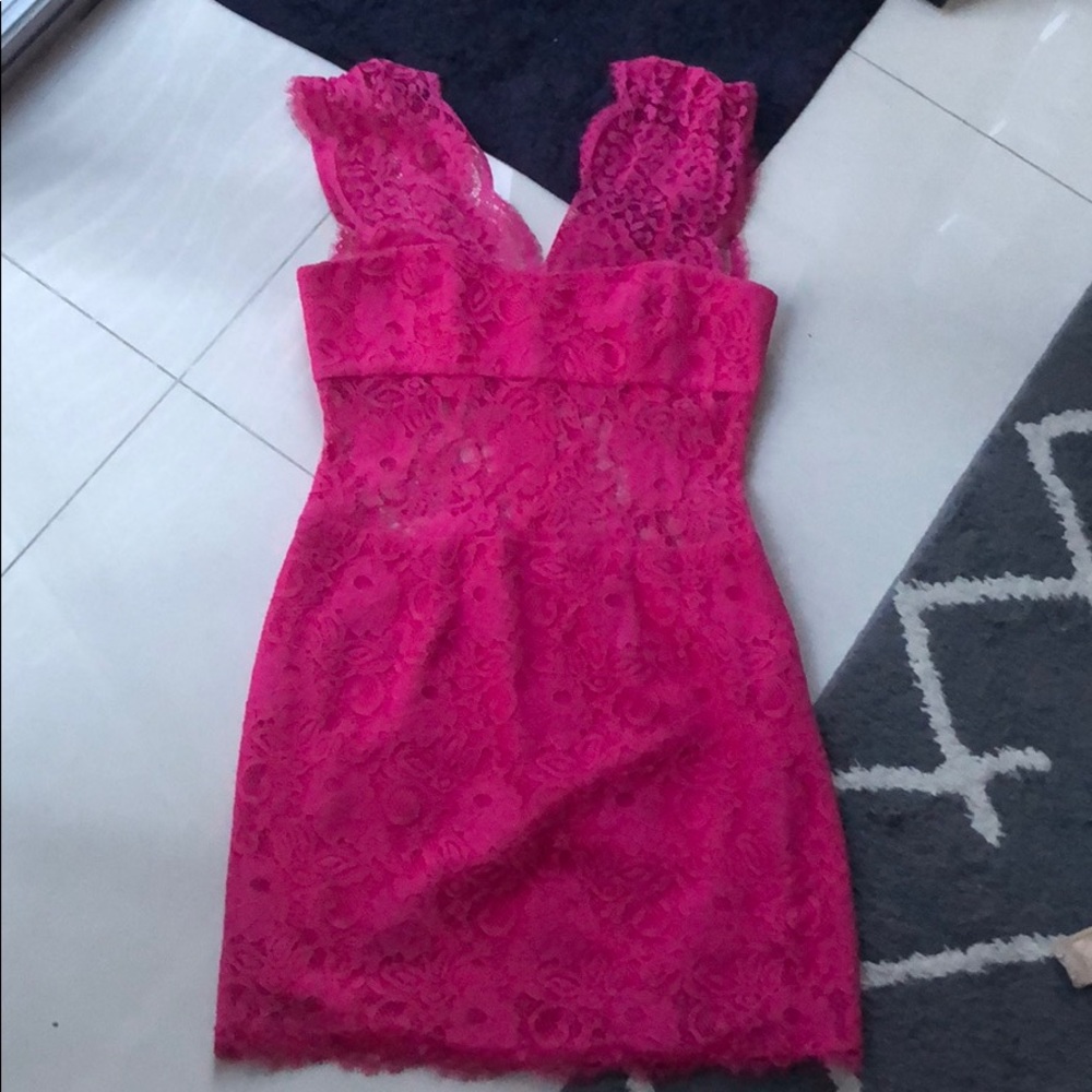 BCBGMaxAzria size 6 pink lace dress - Picture 3 of 5
